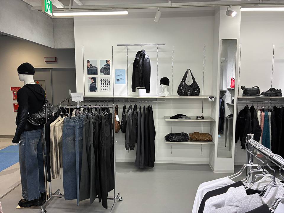 Pressing Chikashitsu+ 大阪 HEP FIVE