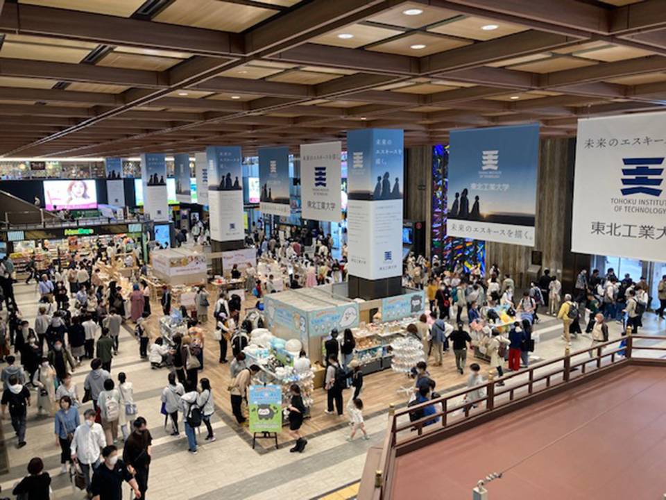 しろたん　ふんわりストア　仙台駅　ステンドグラス前